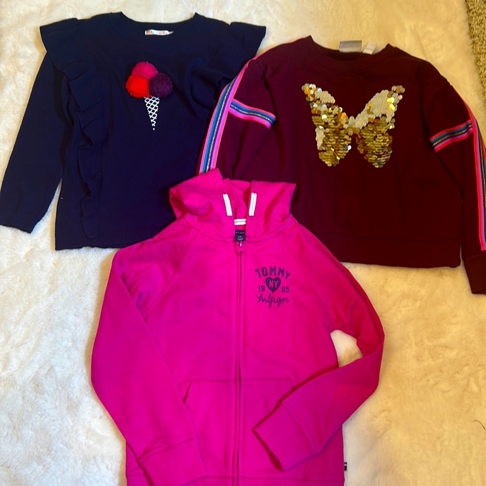 Like new girls sweater and sweatshirt bundle size 7/8!!